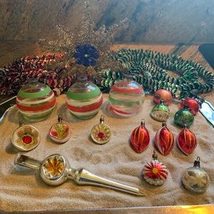 Vintage Christmas tree decoration and 2 vintage light boxes with lights.